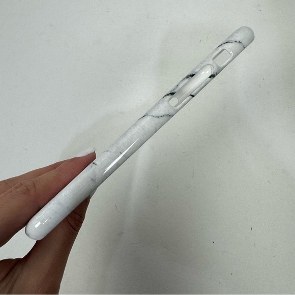 Burga white marble iphone 11 pro phone case - Picture 3 of 3